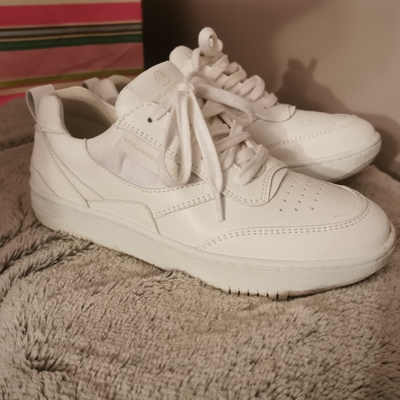 Be Flamboyant white sneakers - Picture 1 of 3